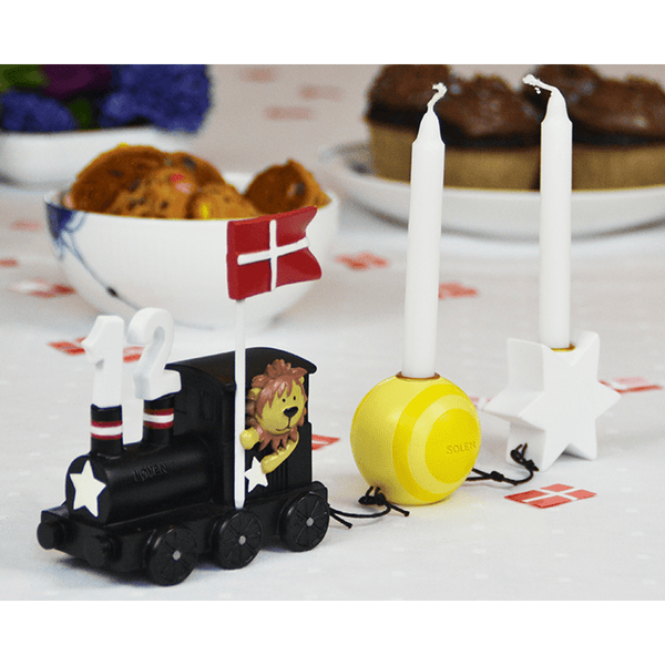 Kids by Friis fødselsdagstog med planet og stjerne, løven