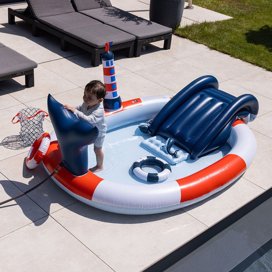 Ocean Stripes Adventure Badebassin med Rutsjebane (210 cm)