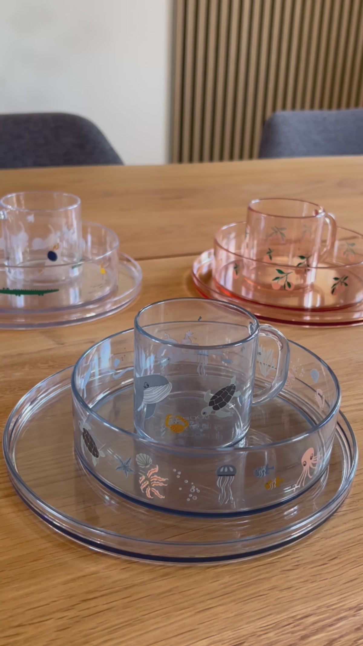 Video laden: Siva bedrucktes Tritan-Ess-Set Meereswesen/Sandfarben